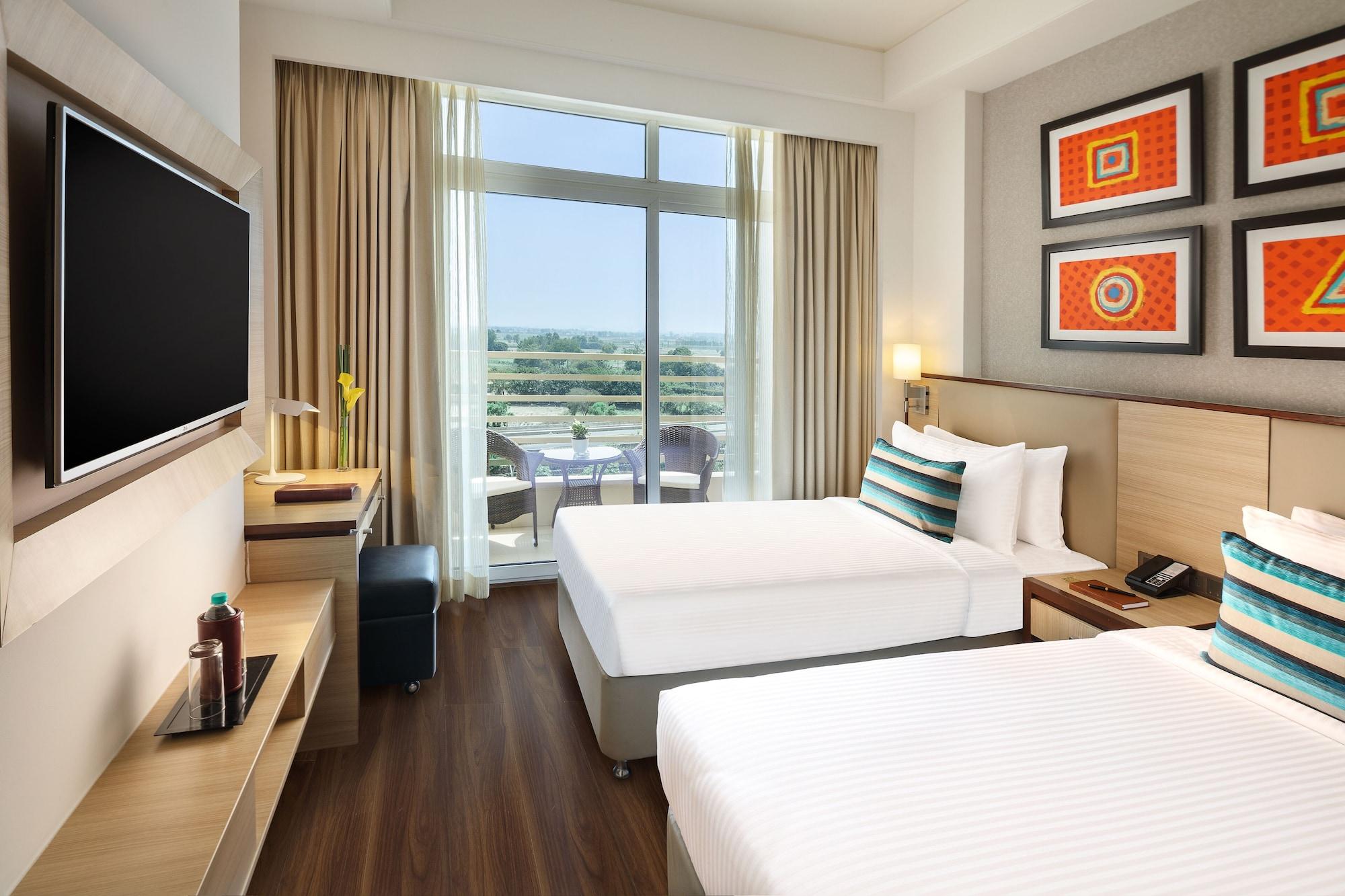 Sandal Suites By Lemon Tree Hotels Noida Luaran gambar