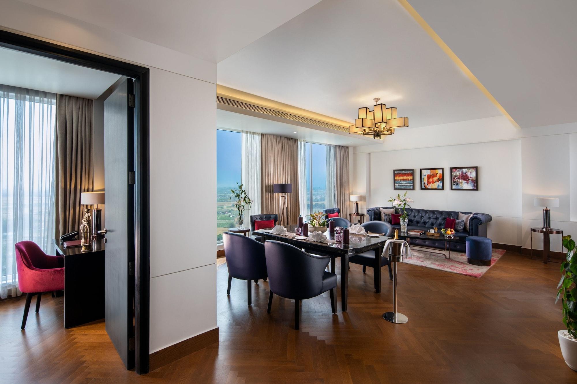 Sandal Suites By Lemon Tree Hotels Noida Luaran gambar