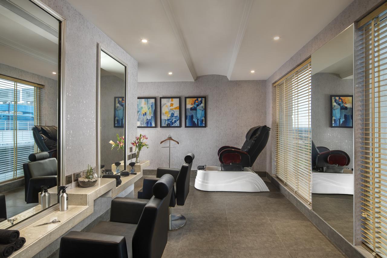Sandal Suites By Lemon Tree Hotels Noida Luaran gambar