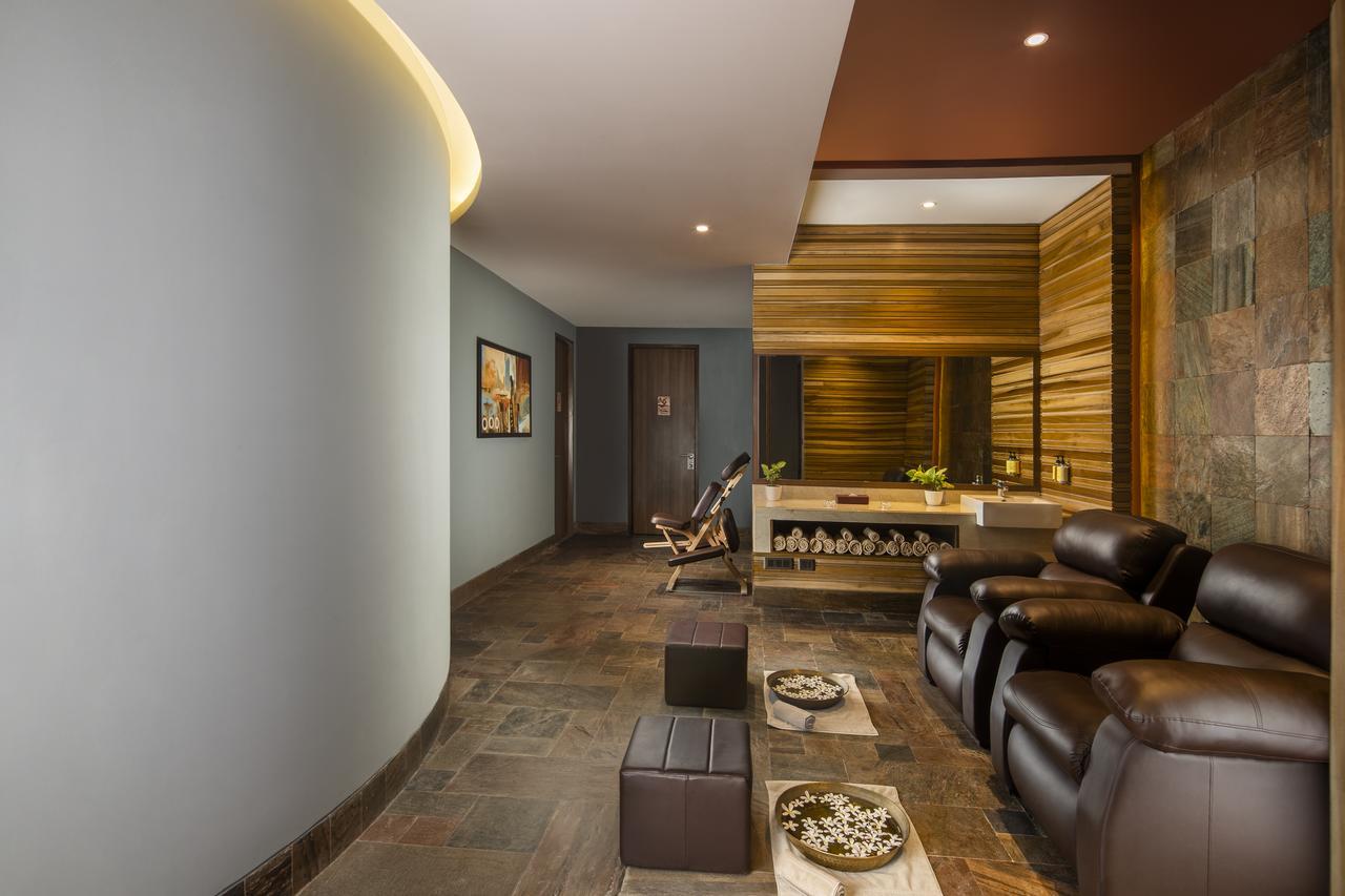 Sandal Suites By Lemon Tree Hotels Noida Luaran gambar