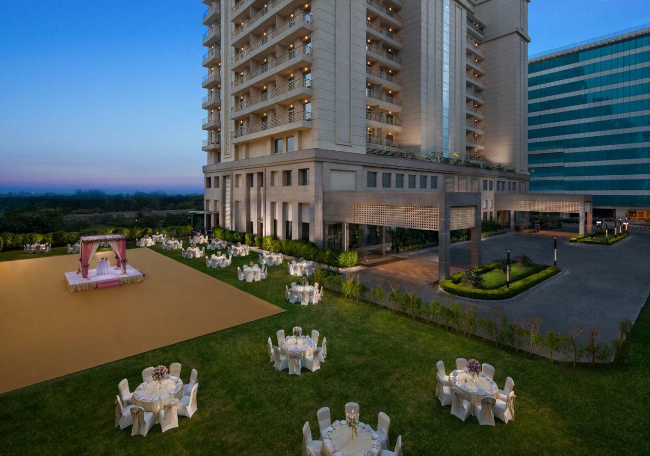 Sandal Suites By Lemon Tree Hotels Noida Luaran gambar