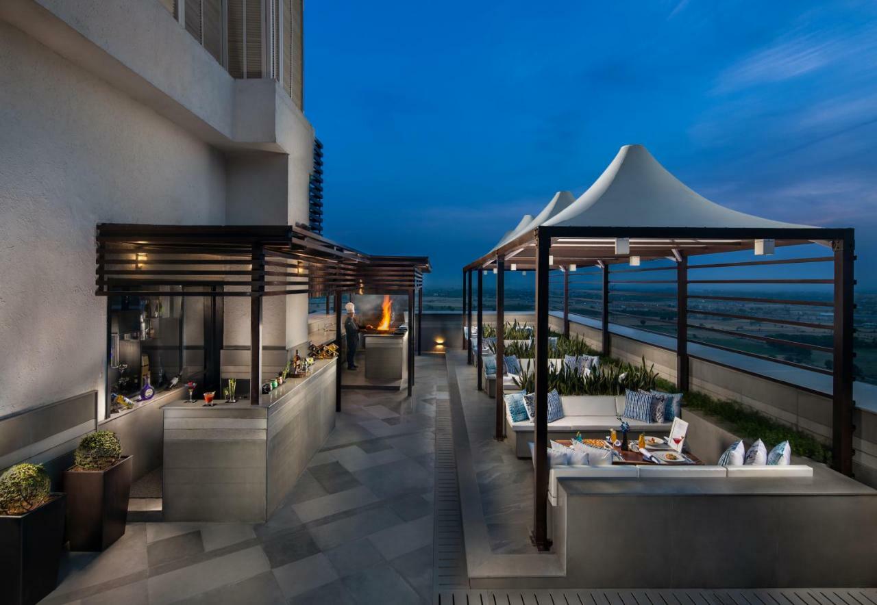 Sandal Suites By Lemon Tree Hotels Noida Luaran gambar