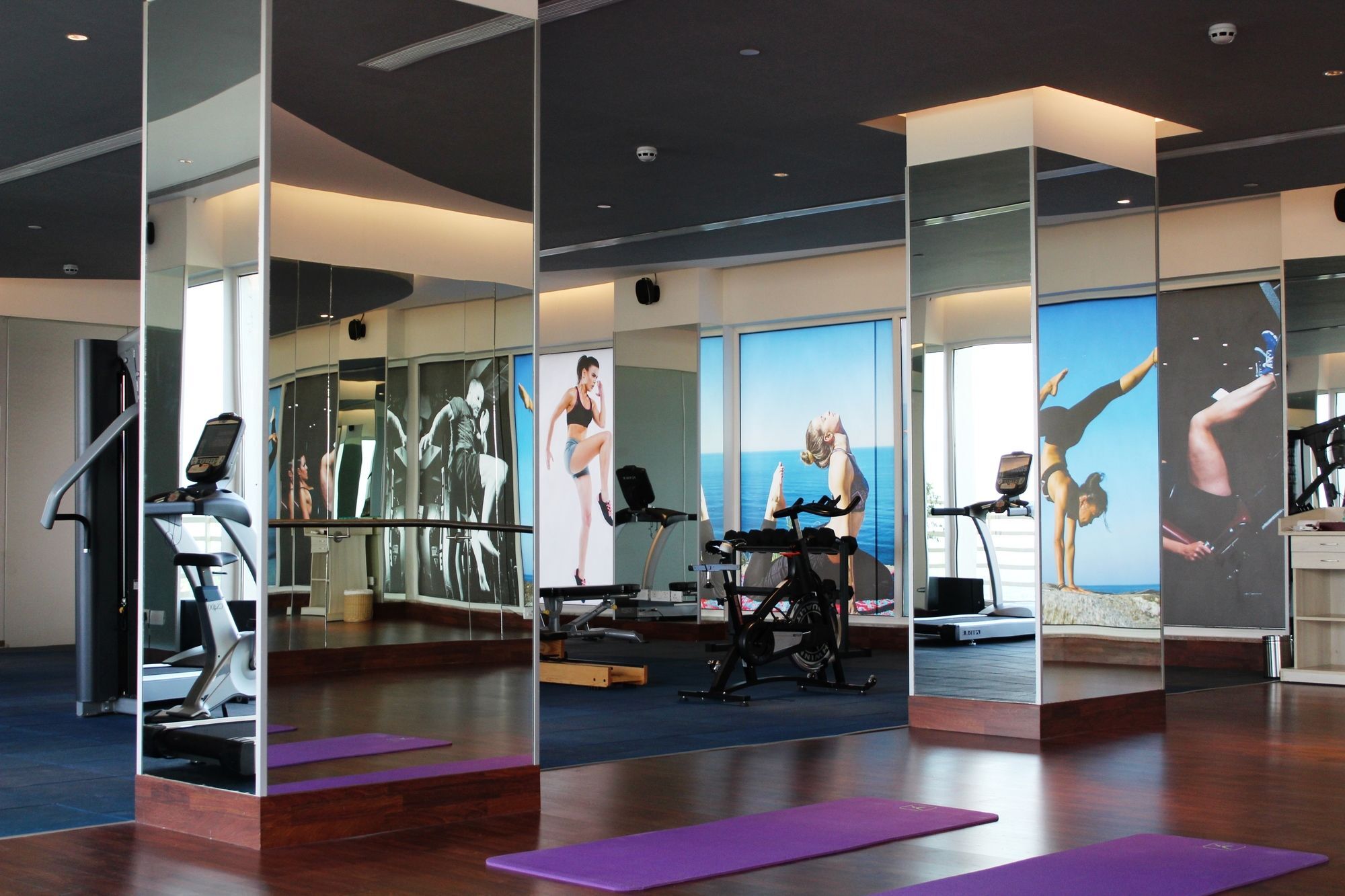 Sandal Suites By Lemon Tree Hotels Noida Luaran gambar